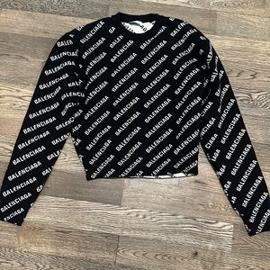 Small - Authentic Balenciaga sweater. Amazing condition